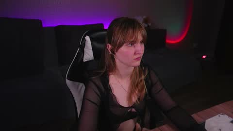 Snapshot of lana_del_kay chatting on 10-23-25, 07:23 Kay online show from 10-23-25, 07:23