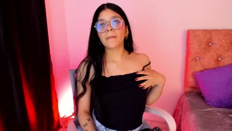 Snapshot of lana_dol chatting on 01-13-25, 12:24 ... . . ... online show from 01-13-25, 12:24