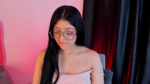 Snapshot of lana_dol chatting on 02-18-25, 12:17 ... . . ... online show from 02-18-25, 12:17