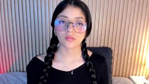 Snapshot of lana_dol chatting on 09-30-25, 01:49 ... . . ... online show from 09-30-25, 01:49