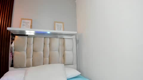 Lana     igauroraaaaaaaaa 1 online show from 02-25-25, 04:24