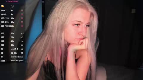 Lana online show from 10-20-25, 09:43