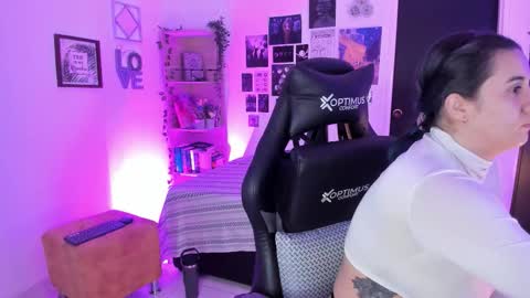 lanaherondale_ online show from 11-27-25, 09:22