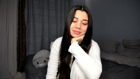 Snapshot of lanalandd chatting on 05-19-26, 10:16 Lana online show from 05-19-26, 10:16