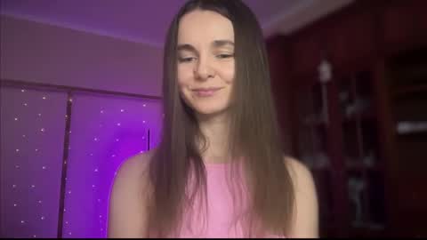 Snapshot of lanaloulou chatting on 03-05-25, 11:27 Lana online show from 03-05-25, 11:27