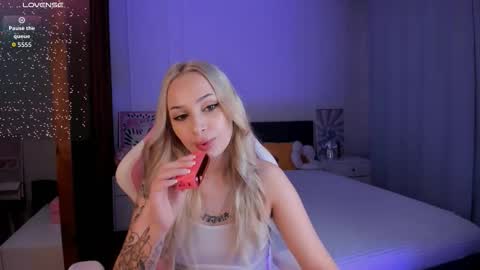 Lana online show from 01-06-26, 04:05