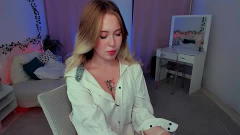 Lana online show from 09-08-25, 10:20