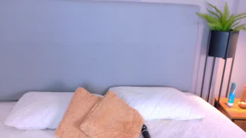 Snapshot of lanarozz chatting on 06-18-26, 10:14 Lana online show from 06-18-26, 10:14