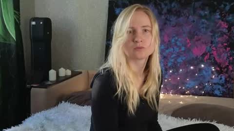 LanaviSmith online show from 10-13-25, 06:13