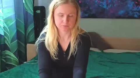 LanaviSmith online show from 05-22-26, 06:42