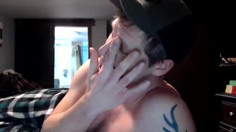 Snapshot of lancehardin chatting on 01-12-26, 01:11 Lance online show from 01-12-26, 01:11