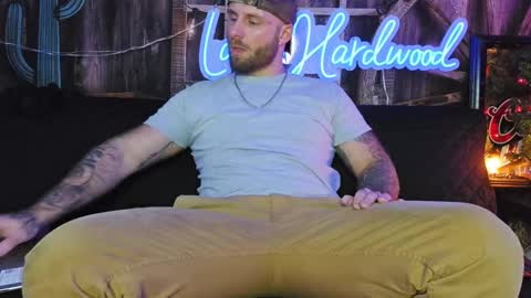 Snapshot of lancehardwood222 chatting on 12-02-24, 01:25 LANCE online show from 12-02-24, 01:25