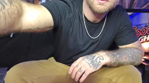 Snapshot of lancehardwood222 chatting on 01-17-25, 01:25 LANCE online show from 01-17-25, 01:25