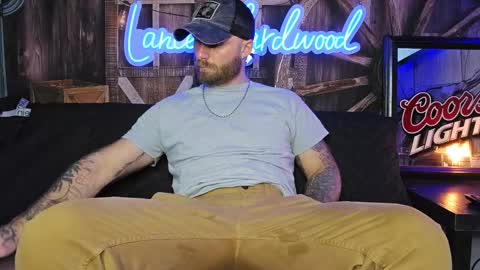 Snapshot of lancehardwood222 chatting on 02-18-25, 02:16 LANCE online show from 02-18-25, 02:16