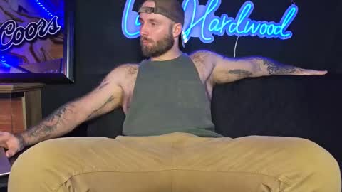 Snapshot of lancehardwood222 chatting on 01-17-26, 01:21 LANCE online show from 01-17-26, 01:21