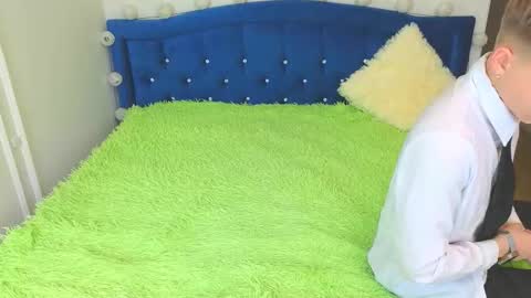 Snapshot of landel_boy chatting on 10-18-25, 05:43 Lanny online show from 10-18-25, 05:43