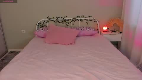 Snapshot of lanefiipps chatting on 05-22-26, 03:06 Britney online show from 05-22-26, 03:06