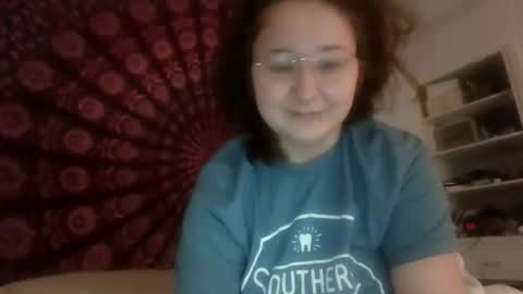 Snapshot of laneyburgundy chatting on 09-10-25, 02:17 Laney online show from 09-10-25, 02:17