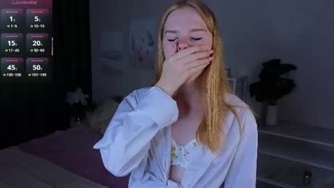 Snapshot of laniehohenberger chatting on 07-12-26, 12:34 Hello everyone Im Gena online show from 07-12-26, 12:34