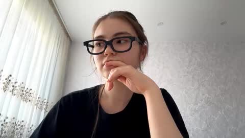 Snapshot of lanihadland chatting on 03-17-26, 05:11 Alice online show from 03-17-26, 05:11