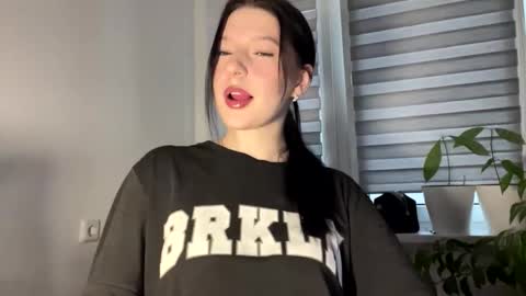 Sarah online show from 02-17-26, 02:13