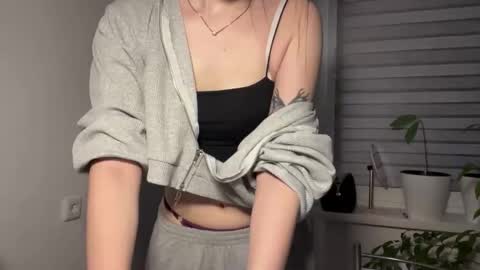 Sarah online show from 02-28-26, 03:24