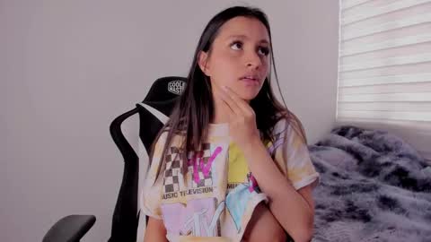 lanna_as online show from 01-28-25, 05:24