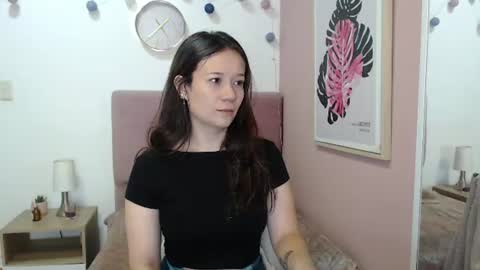 Snapshot of lanna_mills chatting on 07-31-26, 01:10 Lanna online show from 07-31-26, 01:10