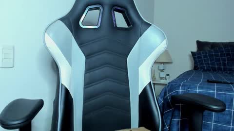 Lanna online show from 02-11-25, 01:41