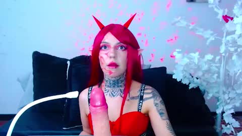 Snapshot of lannie_gonzales chatting on 09-14-25, 10:09 LANNIE   online show from 09-14-25, 10:09