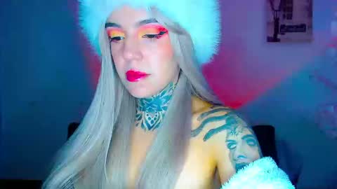 Snapshot of lannie_gonzales chatting on 09-15-25, 04:51 LANNIE   online show from 09-15-25, 04:51