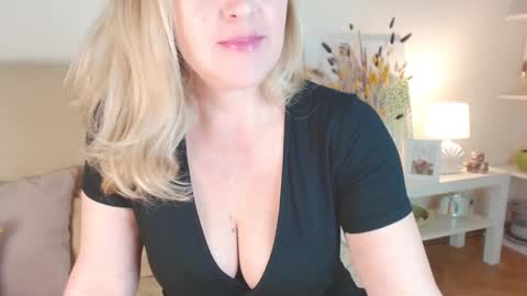 lara_fisher online show from 11-16-25, 04:45