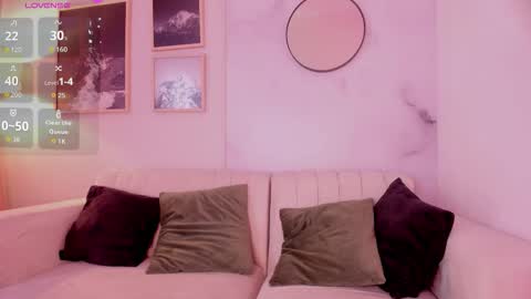 Lara Madisson online show from 10-20-25, 05:08