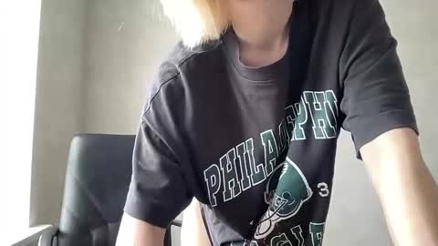 Lara Neon online show from 02-25-25, 09:53