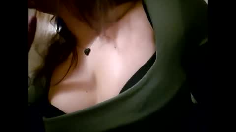 Snapshot of laraa333 chatting on 01-11-25, 11:24 Little online show from 01-11-25, 11:24