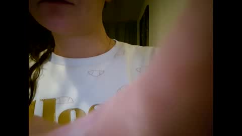 Snapshot of laraa333 chatting on 01-15-25, 09:20 Little online show from 01-15-25, 09:20