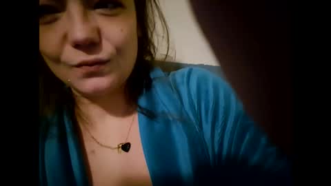 Snapshot of laraa333 chatting on 01-19-25, 10:39 Little online show from 01-19-25, 10:39