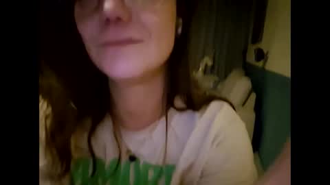 Snapshot of laraa333 chatting on 01-26-25, 09:40 Little online show from 01-26-25, 09:40
