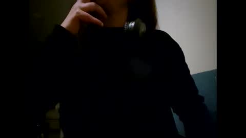 Snapshot of laraa333 chatting on 01-27-25, 10:49 Little online show from 01-27-25, 10:49