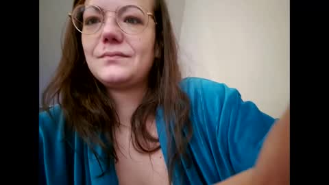 Snapshot of laraa333 chatting on 02-13-25, 08:59 Little online show from 02-13-25, 08:59