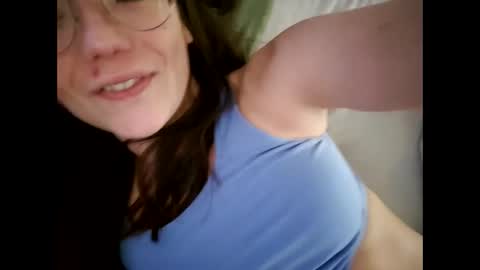 Snapshot of laraa333 chatting on 02-13-25, 12:00 Little online show from 02-13-25, 12:00