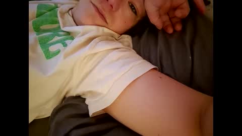 Snapshot of laraa333 chatting on 02-19-25, 09:28 Little online show from 02-19-25, 09:28