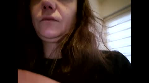 Snapshot of laraa333 chatting on 02-25-25, 06:36 Little online show from 02-25-25, 06:36