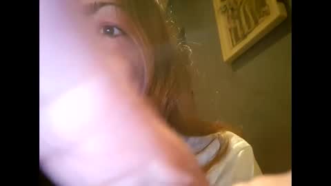 Snapshot of laraa333 chatting on 10-05-25, 01:15 Little online show from 10-05-25, 01:15