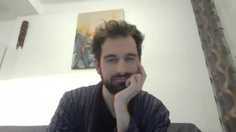 laraaan online show from 11-26-25, 08:32