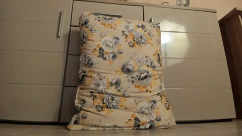 Snapshot of laracara chatting on 12-18-24, 05:04 Lara online show from 12-18-24, 05:04