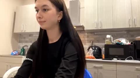 lara online show from 03-25-26, 06:36