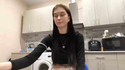 lara online show from 03-27-26, 07:02