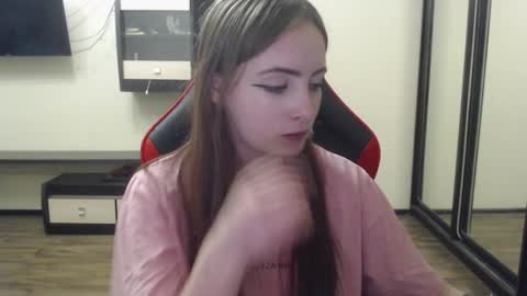 Snapshot of laralianna chatting on 12-25-24, 04:32 Laralianna online show from 12-25-24, 04:32