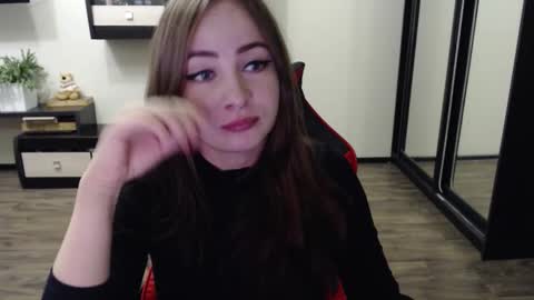 Snapshot of laralianna chatting on 09-18-25, 08:05 Laralianna online show from 09-18-25, 08:05